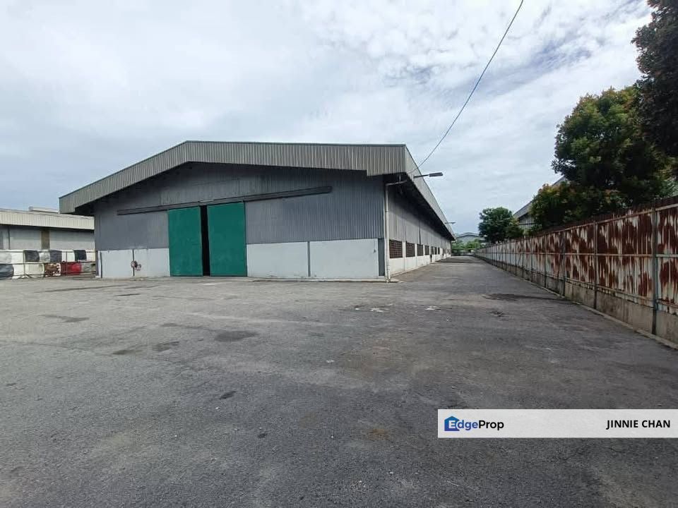 Detached Factory Warehouse in 1 Acre Land at Taman Klang Utama, Klang, Selangor, Klang