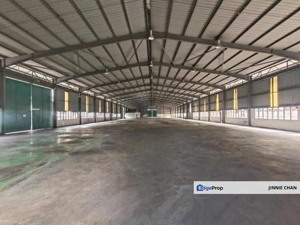Detached Factory Warehouse in 1 Acre Land at Taman Klang Utama, Klang, Selangor, Klang