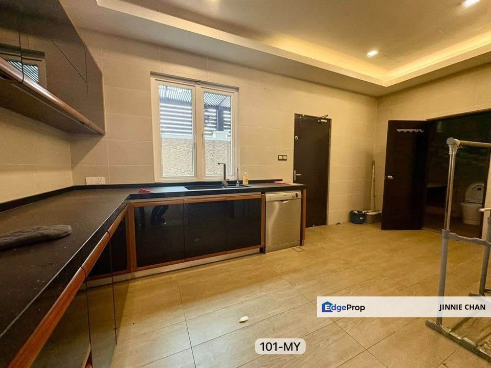 2 Storey Bungalow House at Sri Istana Hills, Klang, Selangor, Klang