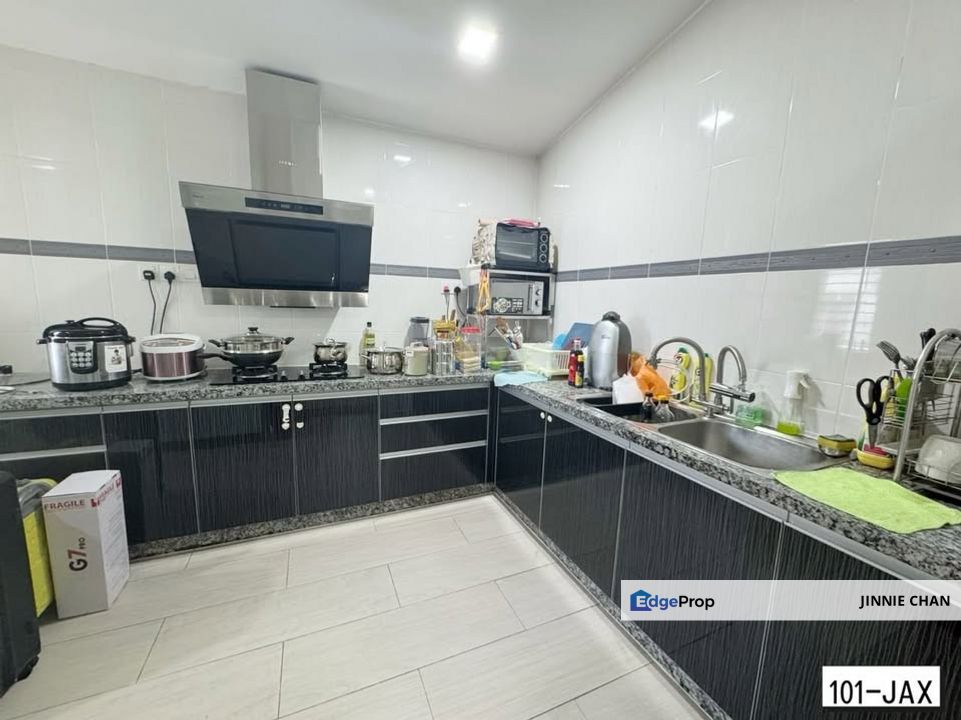 1 Storey Semi D House at Aman Perdana, Klang, Selangor, Klang