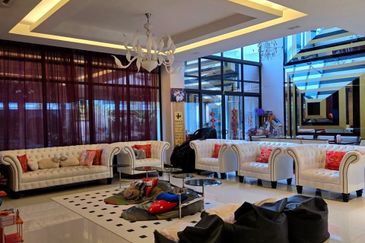 3 Storey Corner Lot Bungalow at Laman Villa, Pekan Meru, Klang