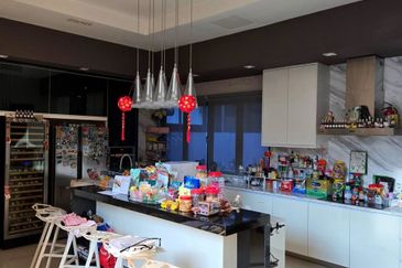 3 Storey Corner Lot Bungalow at Laman Villa, Pekan Meru, Klang