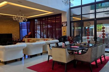 3 Storey Corner Lot Bungalow at Laman Villa, Pekan Meru, Klang