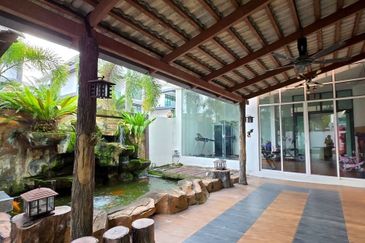 3 Storey Corner Lot Bungalow at Laman Villa, Pekan Meru, Klang