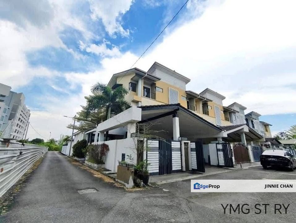 3 Storey End Lot Terrace House at Telok Gadong Besar, Klang, Selangor, Port Klang