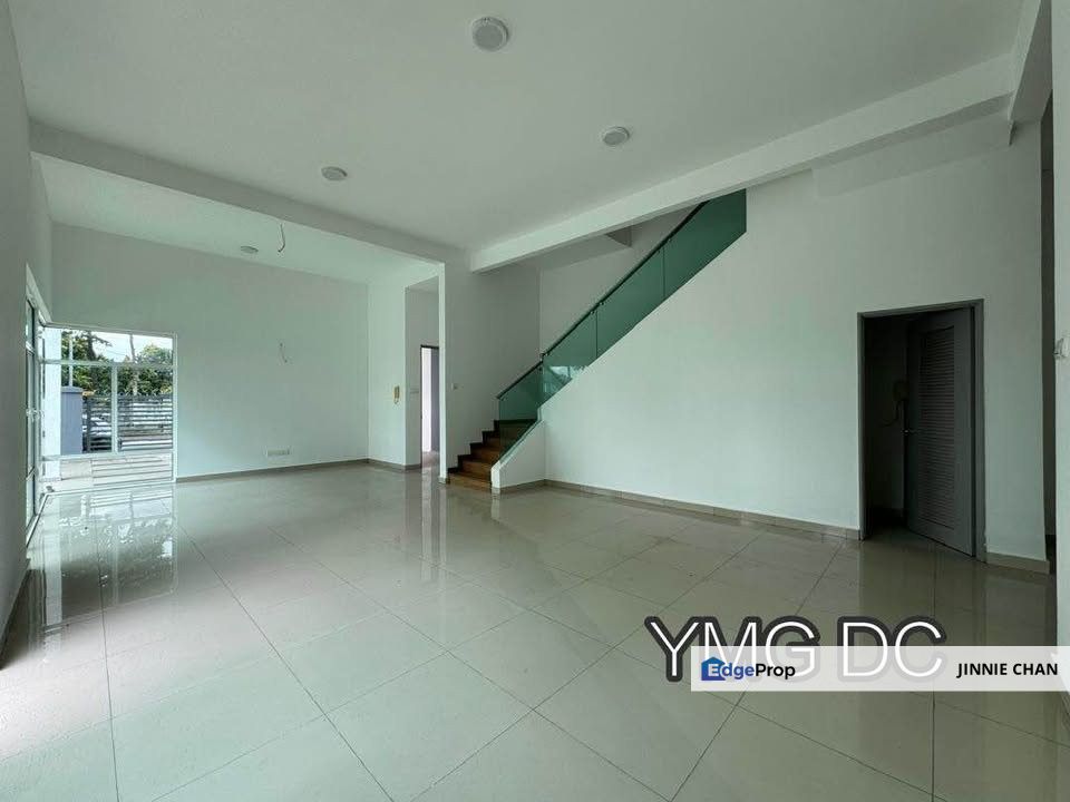 2 Storey End Lot Cluster Semi D at Bandar Bestari Canary Garden, Klang, Selangor, Klang