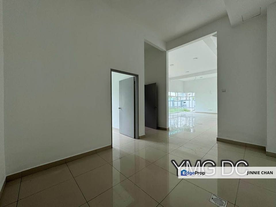 2 Storey End Lot Cluster Semi D at Bandar Bestari Canary Garden, Klang, Selangor, Klang