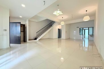 Duta Villa, Setia Alam