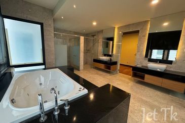 Duta Villa, Setia Alam