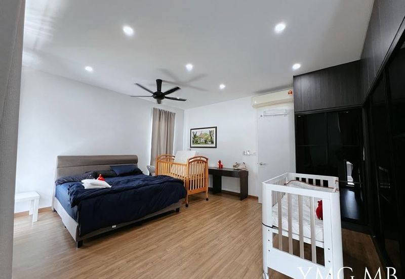 Lucent Residence @ twentyfive.7