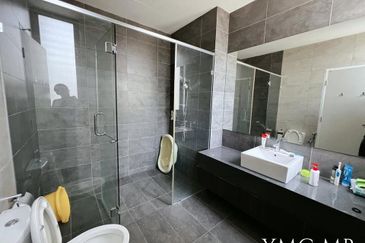 Lucent Residence @ twentyfive.7