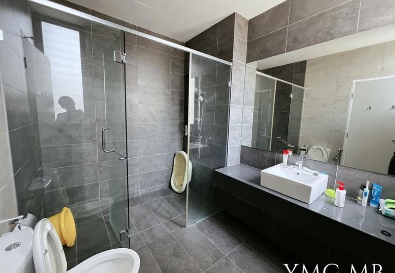 Lucent Residence @ twentyfive.7