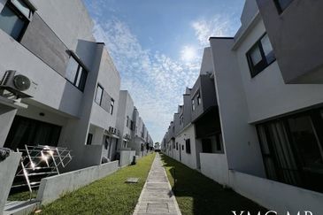 Lucent Residence @ twentyfive.7