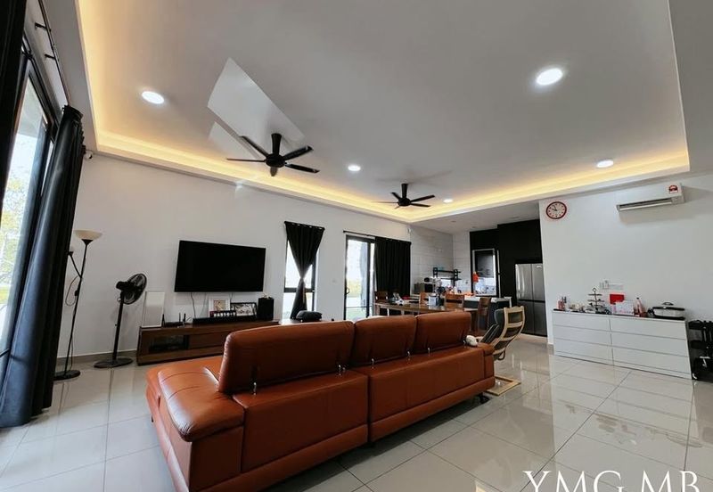 Lucent Residence @ twentyfive.7