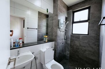 Lucent Residence @ twentyfive.7