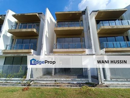 3-storey Superlink House with Lift  Laman Glenmarie, Selangor, Glenmarie