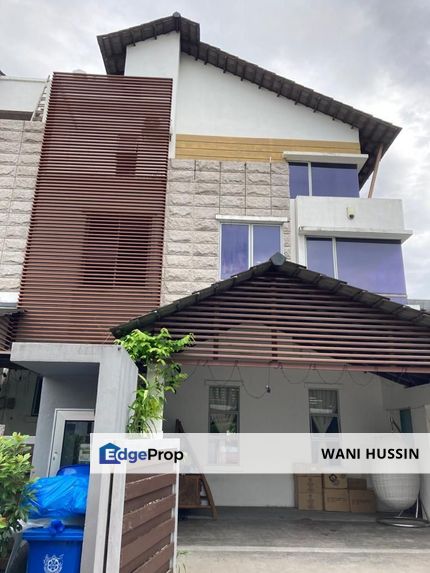 3 Storey Semi D at Laman Seri Seksyen 13, Shah Alam, Selangor, Shah Alam