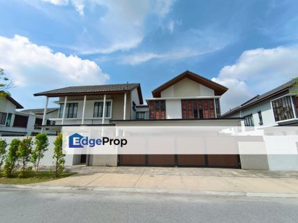 Good condition, outside renovated with privacy fencing & gate, Selangor, Shah Alam