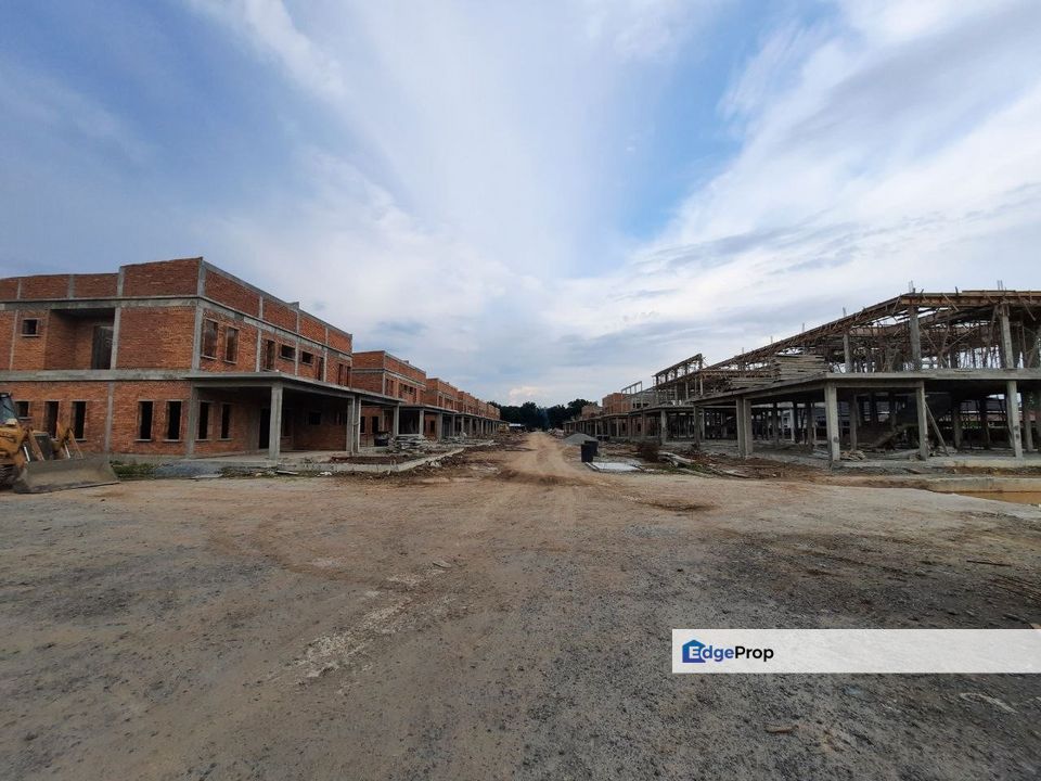 RUMAH LUAS 35’x79’ Semi-D PADA HARGA RM756k DI SHAH ALAM , Selangor, Shah Alam