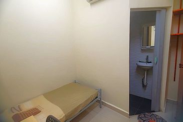 Jaya1, a 2-minute walk - Sec17, PJ. Home away from home