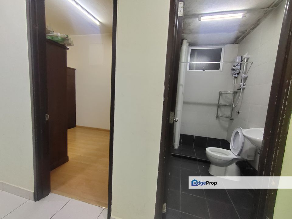 Partly furnish corner lot Batu Caves Rumah sewa renovated Selayang Kepong Jalan Ipoh , Selangor, Batu Caves 