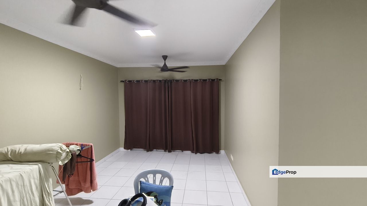 Amara residence corner lot for rent with full kitchen cabinet low rent , Selangor, Batu Caves 