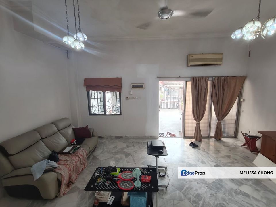 Taman Serdang Raya Partial Furnished Double Storey For Rent, Selangor, Seri Kembangan