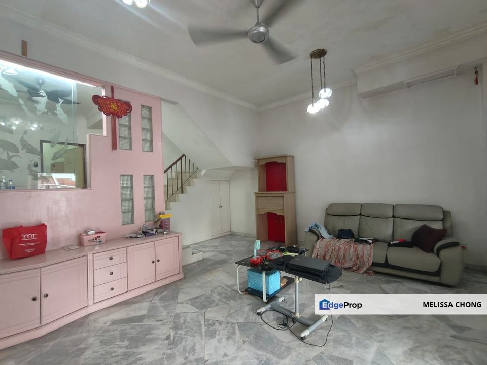 Taman Serdang Raya Partial Furnished Double Storey For Rent, Selangor, Seri Kembangan