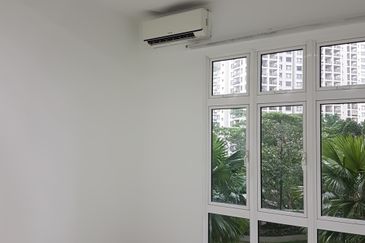 Royal Regent Sri Putramas III