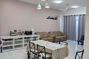 Aurora Tower @ Eco Sky