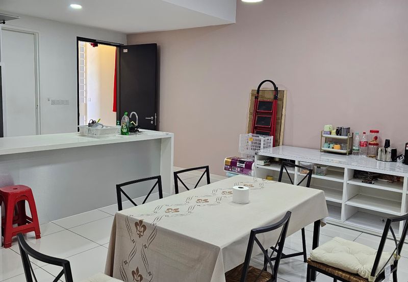 Aurora Tower @ Eco Sky