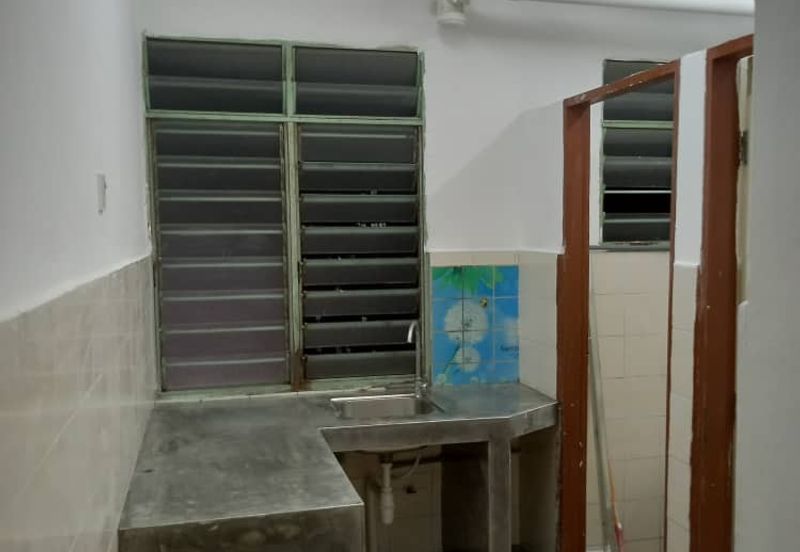 Flat Desa Mentari Blok 5