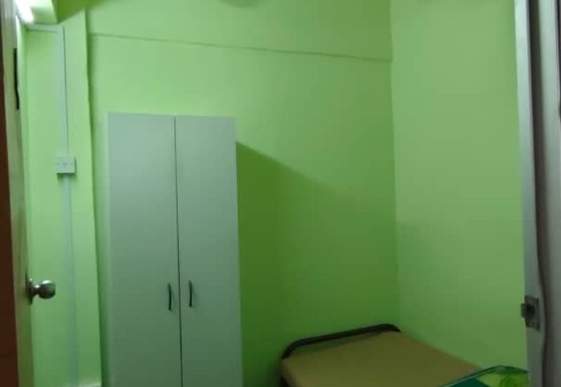 Flat Desa Mentari Blok 5