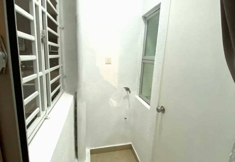 Dedaun Hijau (Greenfield Regency)