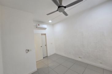 Dedaun Hijau (Greenfield Regency)