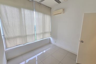 Dedaun Hijau (Greenfield Regency)