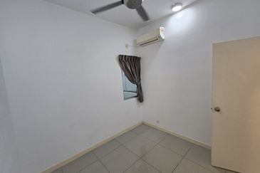 Dedaun Hijau (Greenfield Regency)