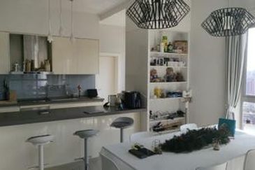 Sixceylon Condominium