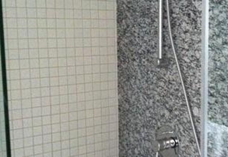 Six Ceylon (6 Ceylon)