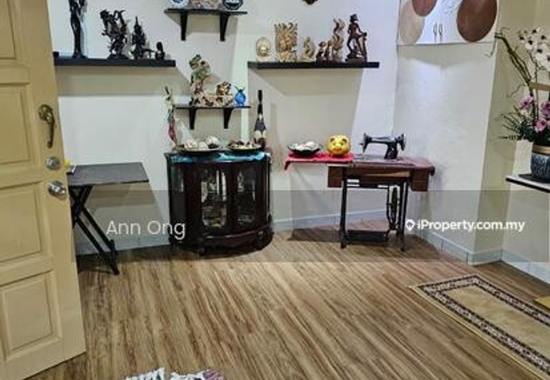 3 Storey Terraced House for Sale