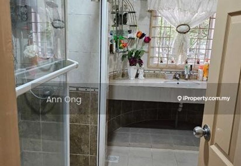 3 Storey Terraced House for Sale