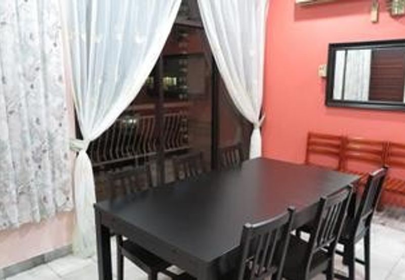 Villa Putra Condominium