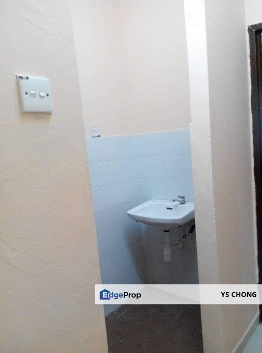 Plentong Utama Flat Daisi, Johor, Plentong