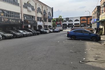 Pusat Perdagangan Seri Kembangan