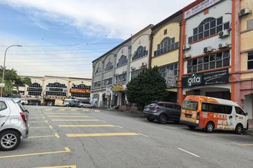 Pusat Perdagangan Seri Kembangan