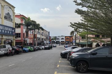 Pusat Perdagangan Seri Kembangan