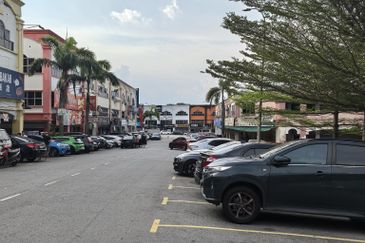 Pusat Perdagangan Seri Kembangan