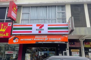 Taman Bunga Kantan  Kajang Shoplot for Rent