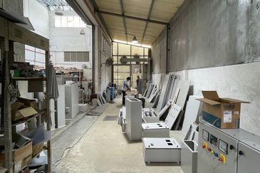 Kampung Baru Seri Kembangan [Industrial]