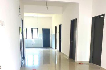 Super Cheap Corner House, Bandar Sungai Long